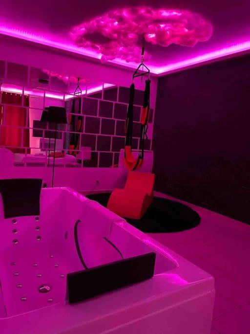 Jeu De Regards - Jacuzzi/Balneo Apartment Courcouronnes Exterior photo