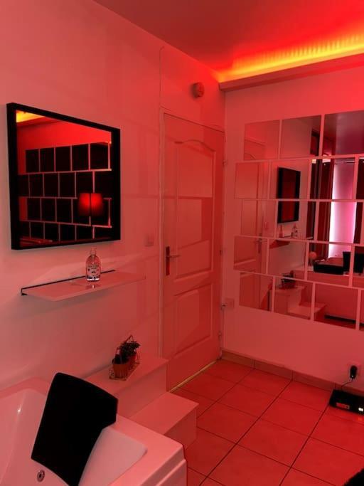 Jeu De Regards - Jacuzzi/Balneo Apartment Courcouronnes Exterior photo