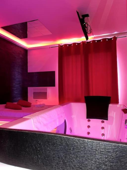 Jeu De Regards - Jacuzzi/Balneo Apartment Courcouronnes Exterior photo